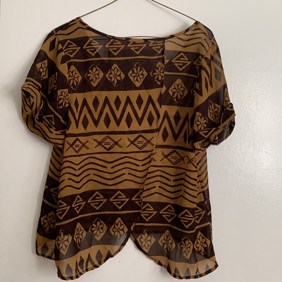 Boho Print Open Back Sheer Top - Picture 4 of 4